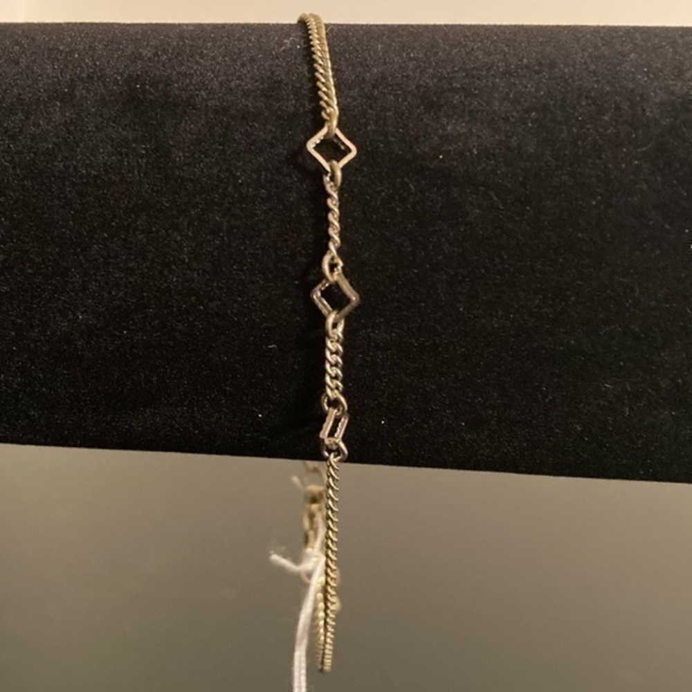Dainty golden bracelet.